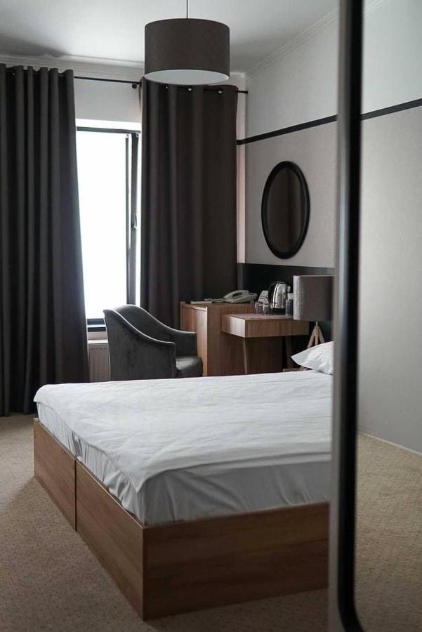 Hotel 52 オデッサ エクステリア 写真